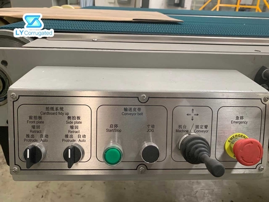 PLC TUVはFlexoプリンターのためのSlotter自動供給機械380Vを承認した